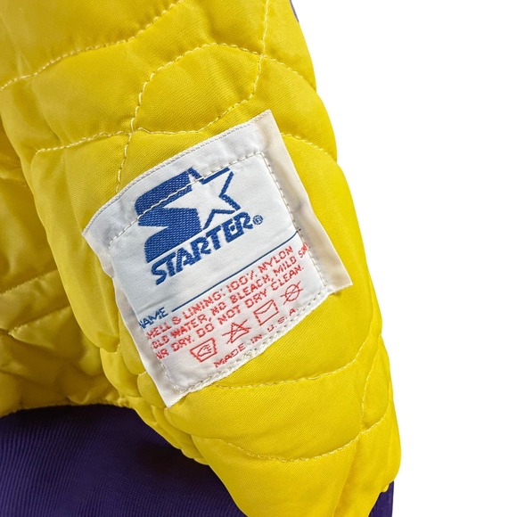 VINTAGE 80S LOS ANGELES LAKERS NBA STARTER SATIN PATCH BOMBER JACKET - Picture 3 of 12